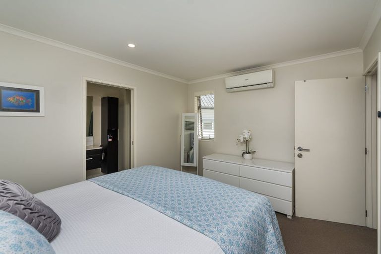 Photo of property in 11d Nimstedt Avenue, Oteha, Auckland, 0632