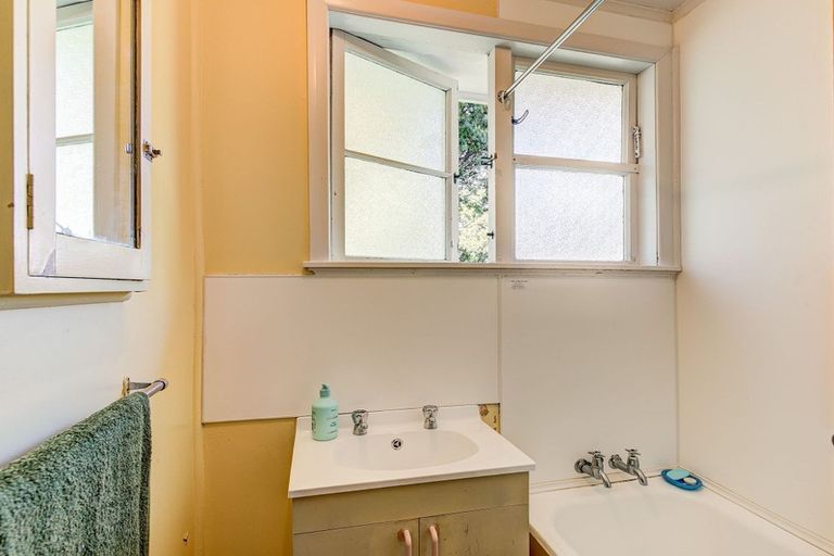 Photo of property in 12 Gear Terrace, Ranui, Porirua, 5024