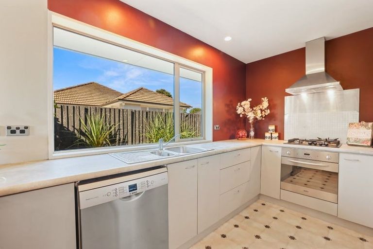 Photo of property in 5 Mcclintock Lane, Sockburn, Christchurch, 8042