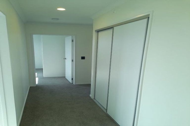 Photo of property in 10 Kenehi Road, Karaka, 2124