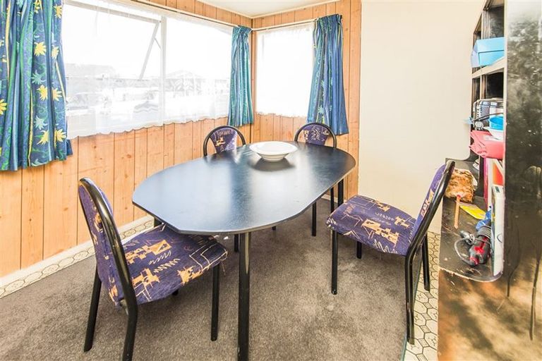 Photo of property in 27 Cross Street, Castlecliff, Whanganui, 4501