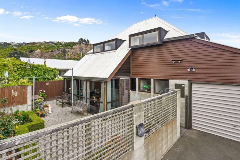 Photo of property in 2/3 Celia Street, Redcliffs, Christchurch, 8081