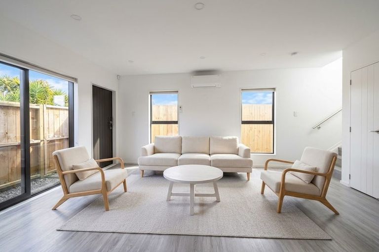 Photo of property in 9a Julian Place, Otara, Auckland, 2023
