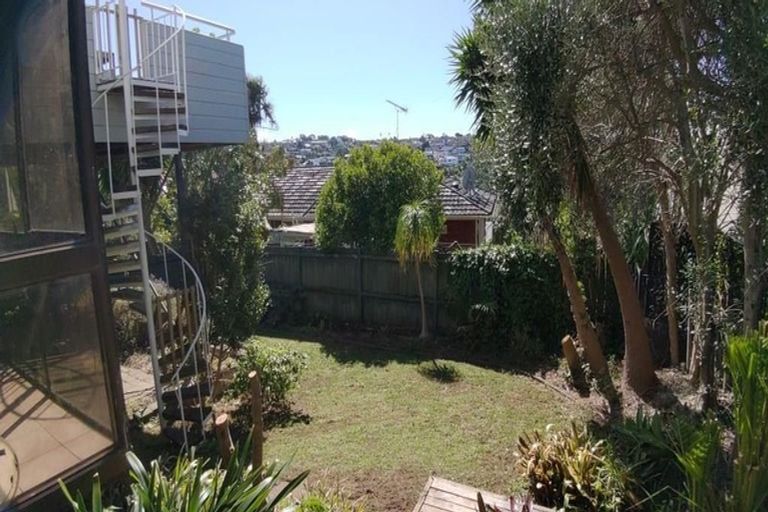 Photo of property in 1/37 Rangitoto Terrace, Milford, Auckland, 0620