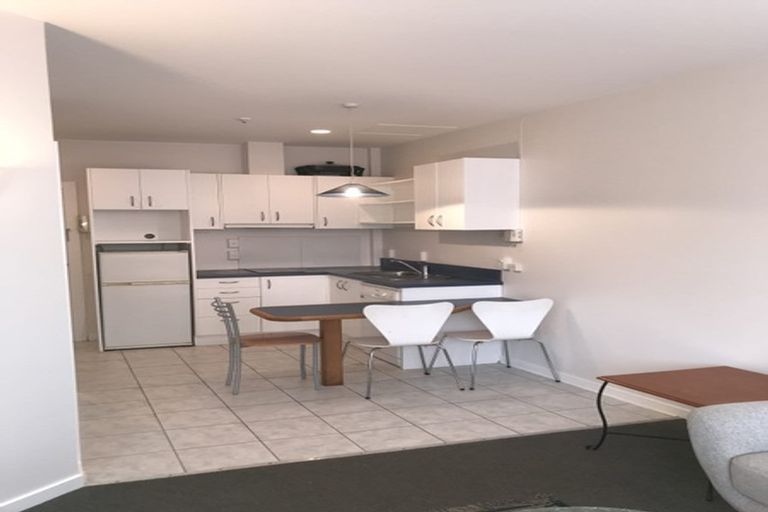 Photo of property in Terrace Tower Apartments, 1d/126 The Terrace, Wellington Central, Wellington, 6011