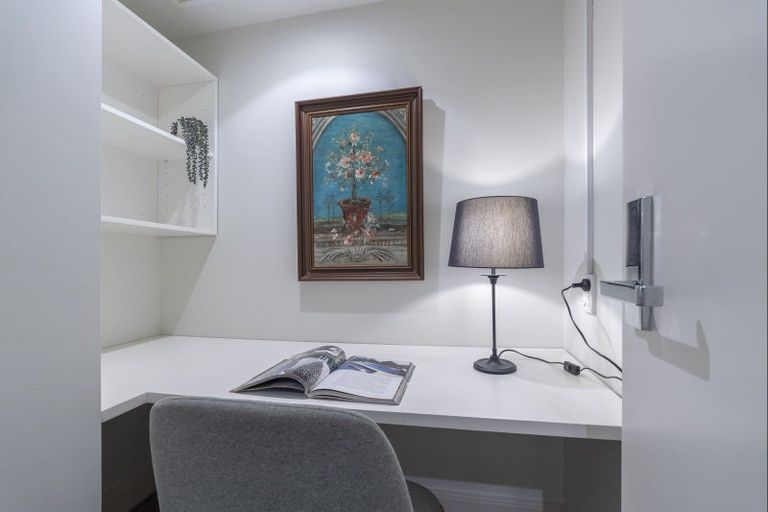 Photo of property in Oakridge Apartments, 703/10 Middleton Road, Remuera, Auckland, 1050