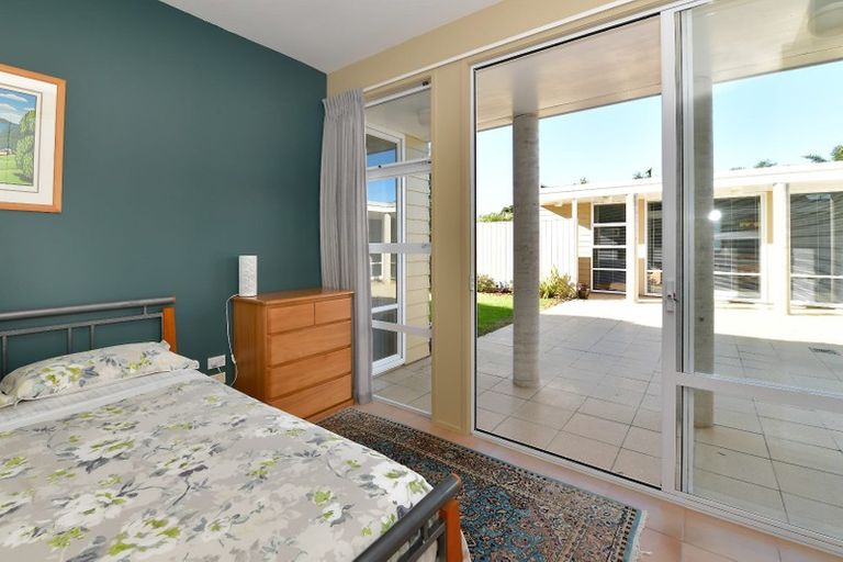 Photo of property in 58 Settlers Grove, Orewa, 0931