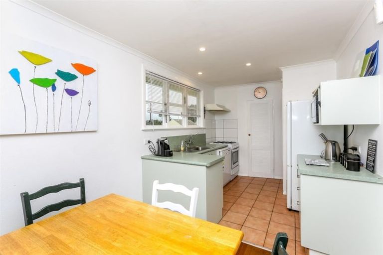 Photo of property in 43 Woodleigh Street, Frankleigh Park, New Plymouth, 4310