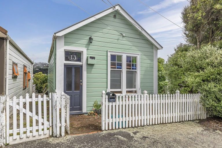 Photo of property in 13 Herald Terrace, Berhampore, Wellington, 6023