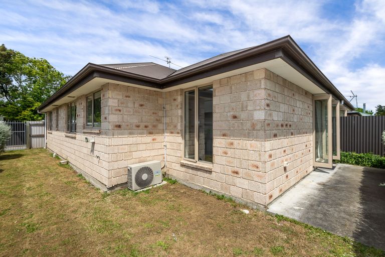 Photo of property in 65a Cleveland Street, Edgeware, Christchurch, 8013