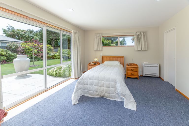 Photo of property in 61 Chesterfield Mews, Russley, Christchurch, 8042