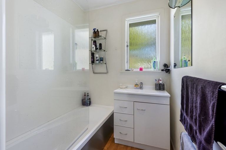 Photo of property in 27 Clouston Park Road, Clouston Park, Upper Hutt, 5018