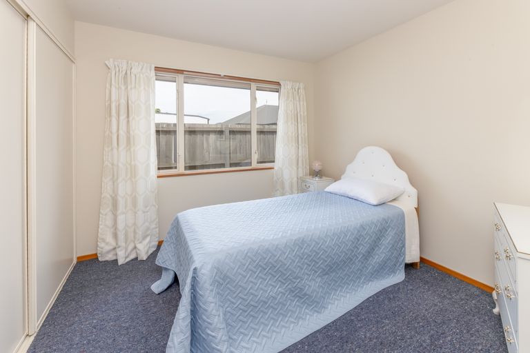 Photo of property in 61 Chesterfield Mews, Russley, Christchurch, 8042