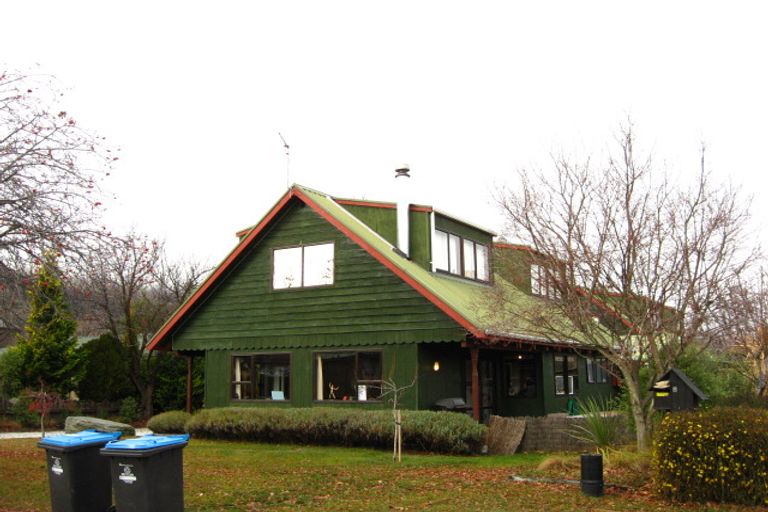 Photo of property in 4 Fox's Terrace, Arrowtown, 9302