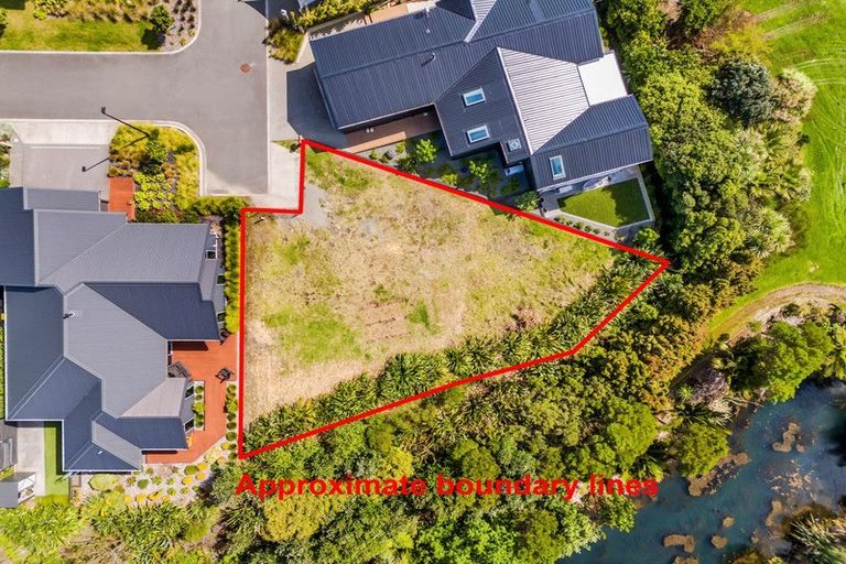Photo of property in 10 Kakariki Lane, Waiwhakaiho, New Plymouth, 4312