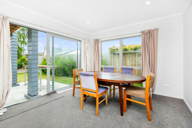 Photo of property in 1/11 Crosher Place, Silverdale, Hamilton, 3216