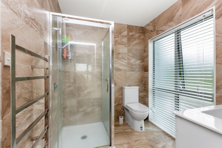 Photo of property in 1/11 Crosher Place, Silverdale, Hamilton, 3216