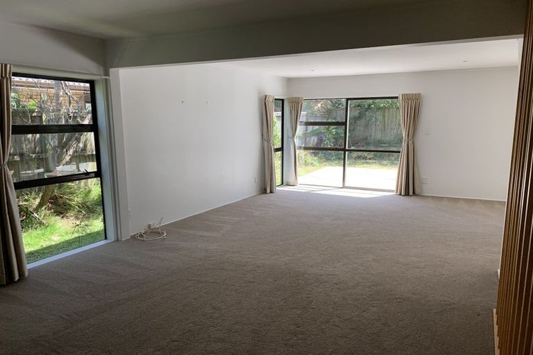 Photo of property in 1/15 Fairfax Avenue, Northcote, Auckland, 0627