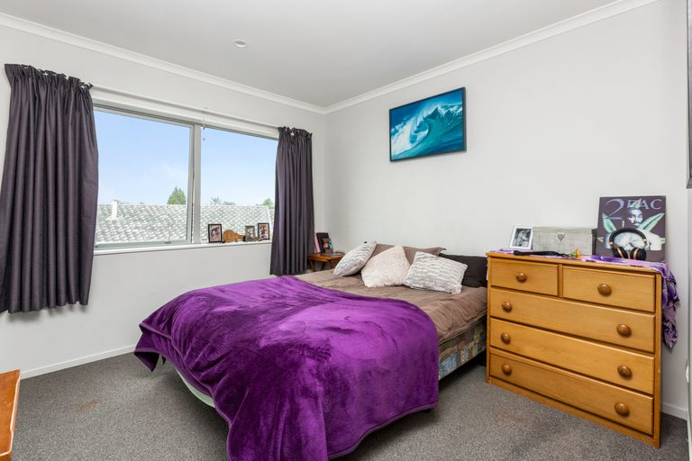 Photo of property in 1/11 Crosher Place, Silverdale, Hamilton, 3216