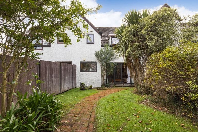 Photo of property in 49 Manuka Street, Hokowhitu, Palmerston North, 4410