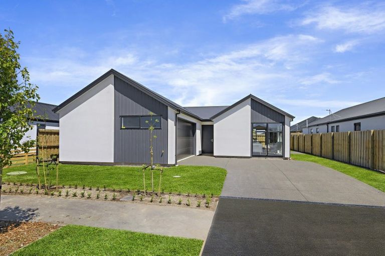 Photo of property in 17 Larissa Road, Halswell, Christchurch, 8025