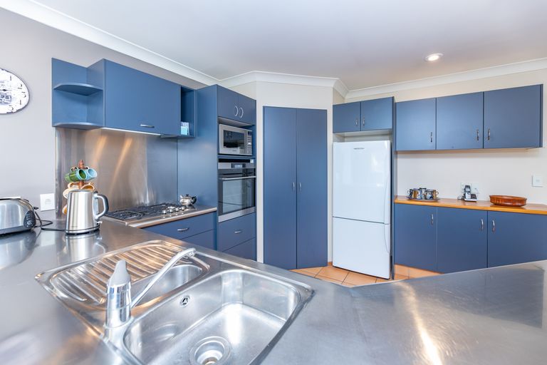 Photo of property in 61 Chesterfield Mews, Russley, Christchurch, 8042