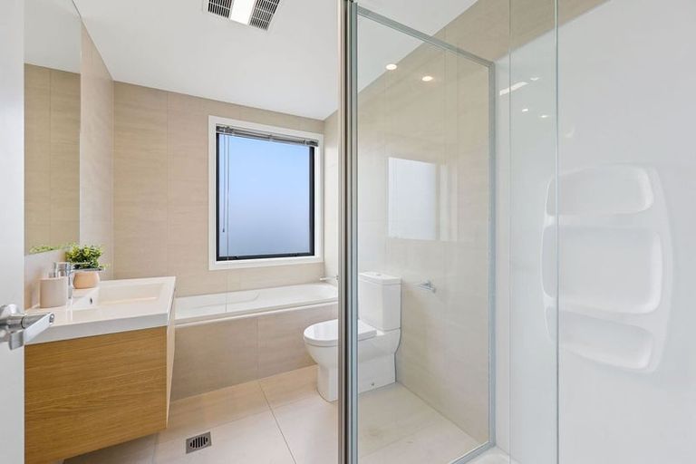 Photo of property in 26 Rauriki Lane, Rosehill, Papakura, 2113