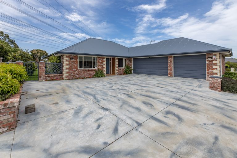 Photo of property in 61 Chesterfield Mews, Russley, Christchurch, 8042