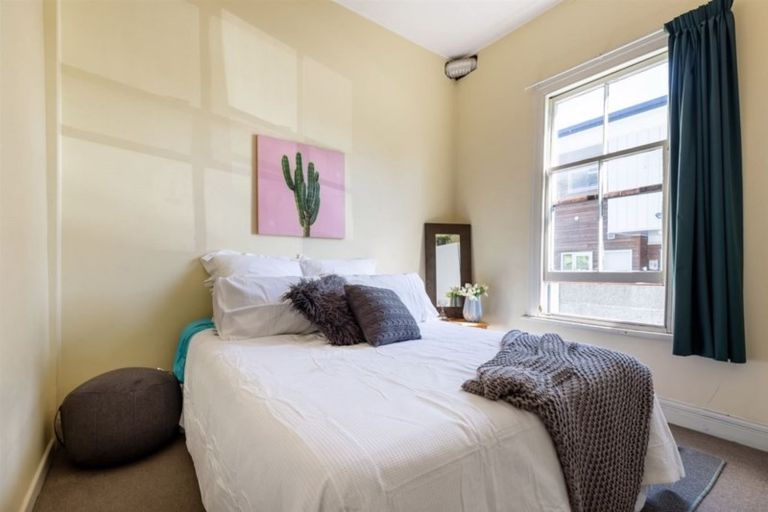 Photo of property in 20 Northland Road, Northland, Wellington, 6012