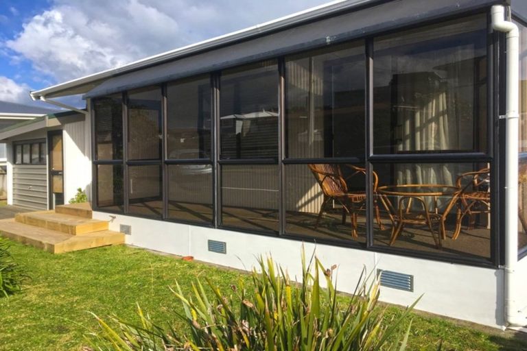 Photo of property in 10 Stuart Place, Blagdon, New Plymouth, 4310