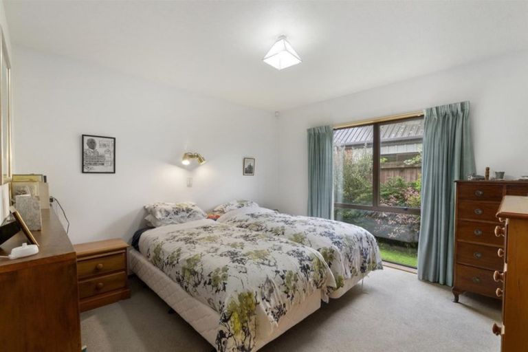 Photo of property in 2/11 Harrods Court, Ilam, Christchurch, 8053