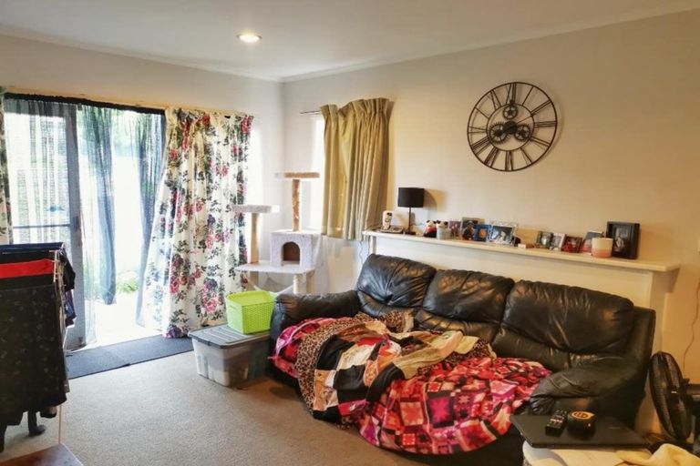 Photo of property in 14 Blease Street, New Lynn, Auckland, 0600