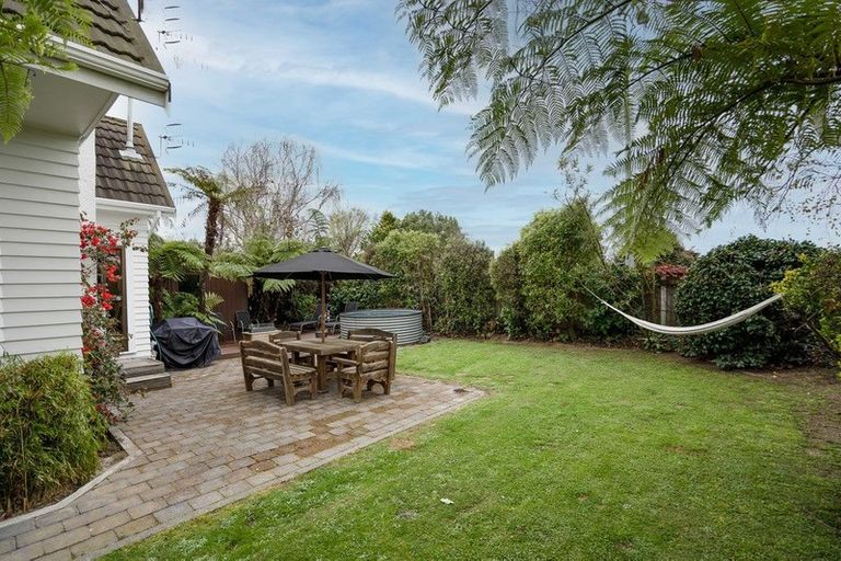 Photo of property in 6 Centennial Drive, Hokowhitu, Palmerston North, 4410