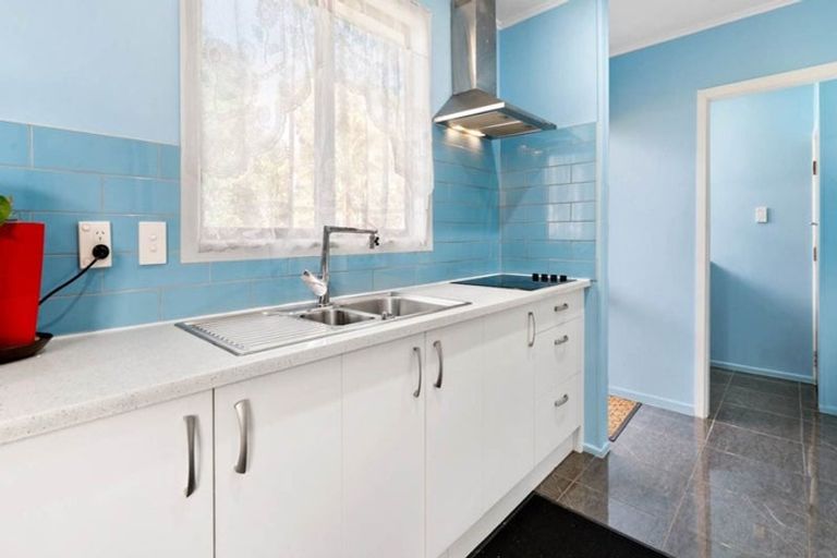 Photo of property in 2 Mcnaughton Avenue, Mangere East, Auckland, 2024