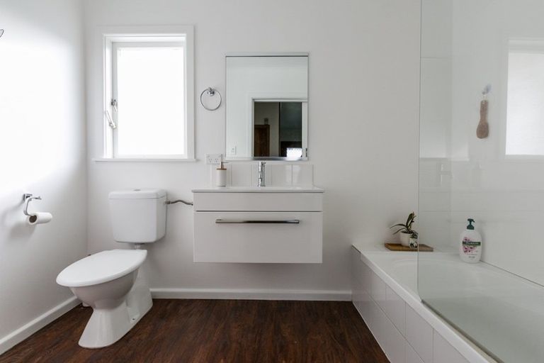 Photo of property in 6 Howard Road, Taradale, Napier, 4112