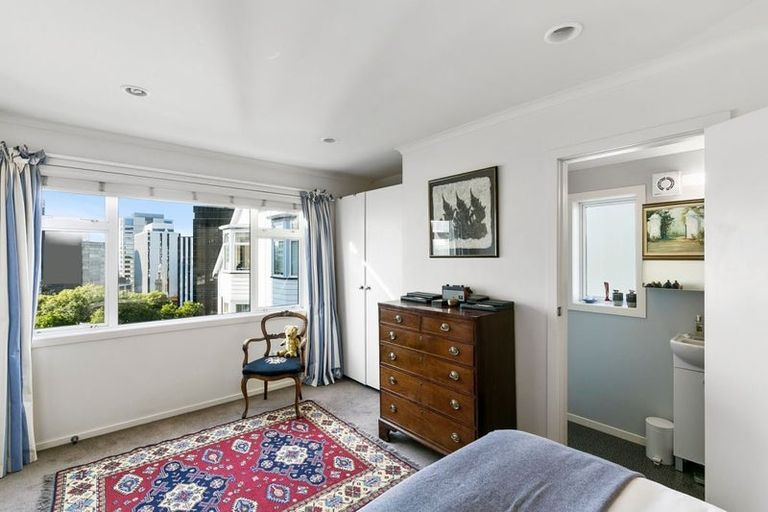 Photo of property in 55c Bolton Street, Kelburn, Wellington, 6012