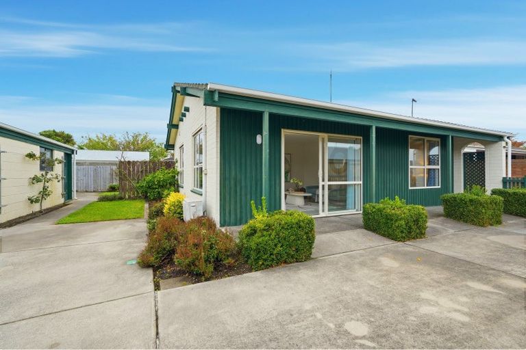 Photo of property in 2/111 Kaiwara Street, Hoon Hay, Christchurch, 8025