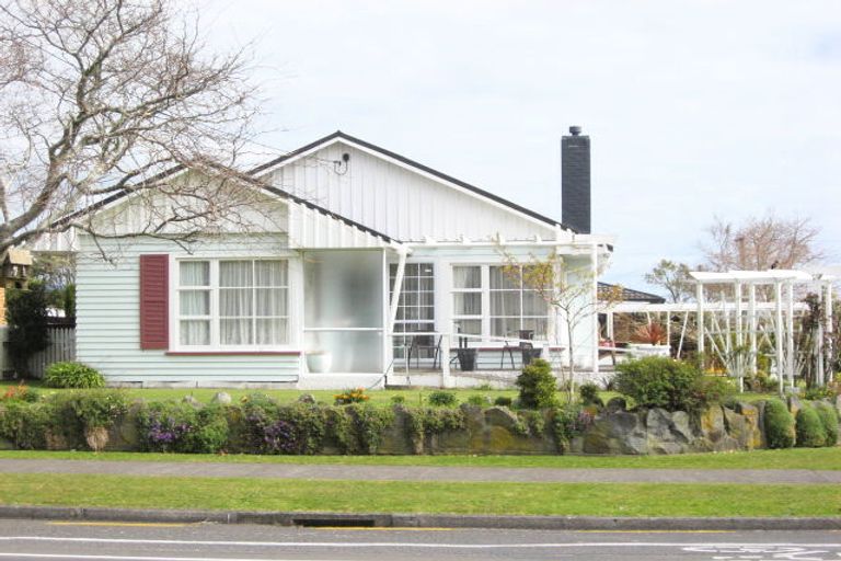Photo of property in 260 Mangorei Road, Merrilands, New Plymouth, 4312