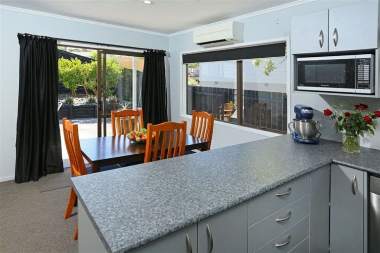 Photo of property in 5 Coey Place, Glen Eden, Auckland, 0602