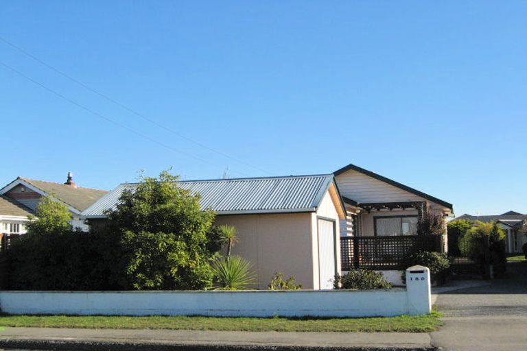 Photo of property in 180 Palmers Road, New Brighton, Christchurch, 8083