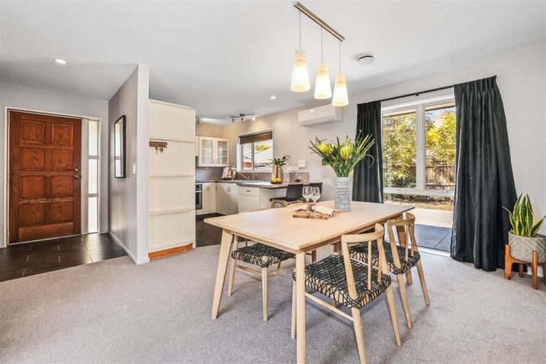 Photo of property in 22 Wendy Place, Heathcote Valley, Christchurch, 8022