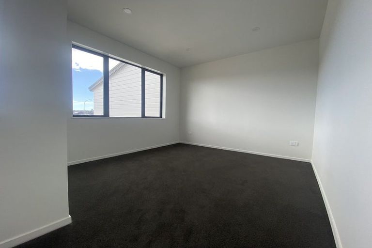 Photo of property in 13b Serjeant Street, Henderson, Auckland, 0612