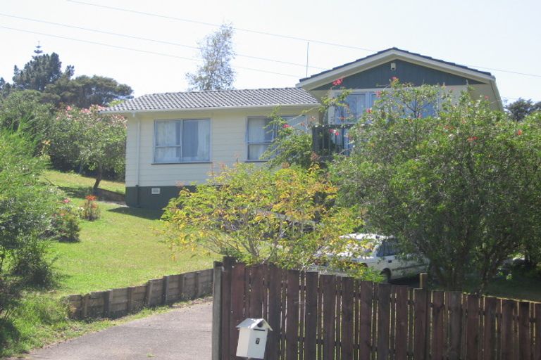 Photo of property in 7 Mcquoid Place, Glenfield, Auckland, 0629
