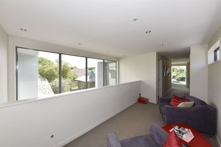 Photo of property in 27 Strowan Road, Strowan, Christchurch, 8052