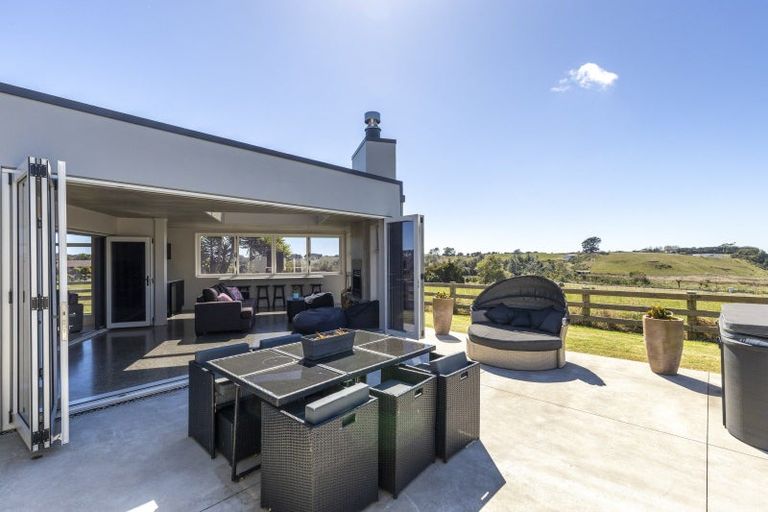 Photo of property in 139 Manutahi Road, Tarurutangi, New Plymouth, 4372