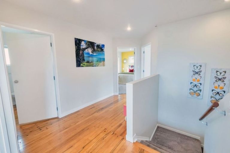 Photo of property in 7 Rossmore Terrace, Murrays Bay, Auckland, 0630