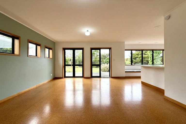 Photo of property in 42 Roland Road, Greenhithe, Auckland, 0632