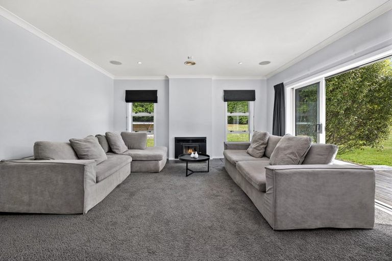 Photo of property in 15 Maple Grove, Acacia Bay, Taupo, 3385