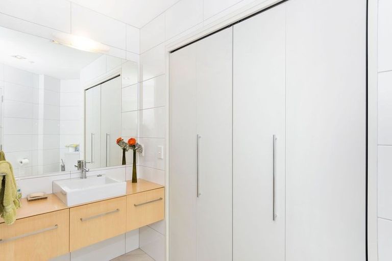 Photo of property in 8/51 Dive Crescent, Tauranga, 3110