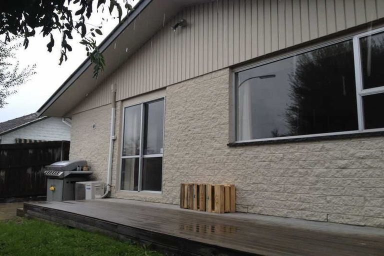 Photo of property in 1/28 Guinness Crescent, Ilam, Christchurch, 8041